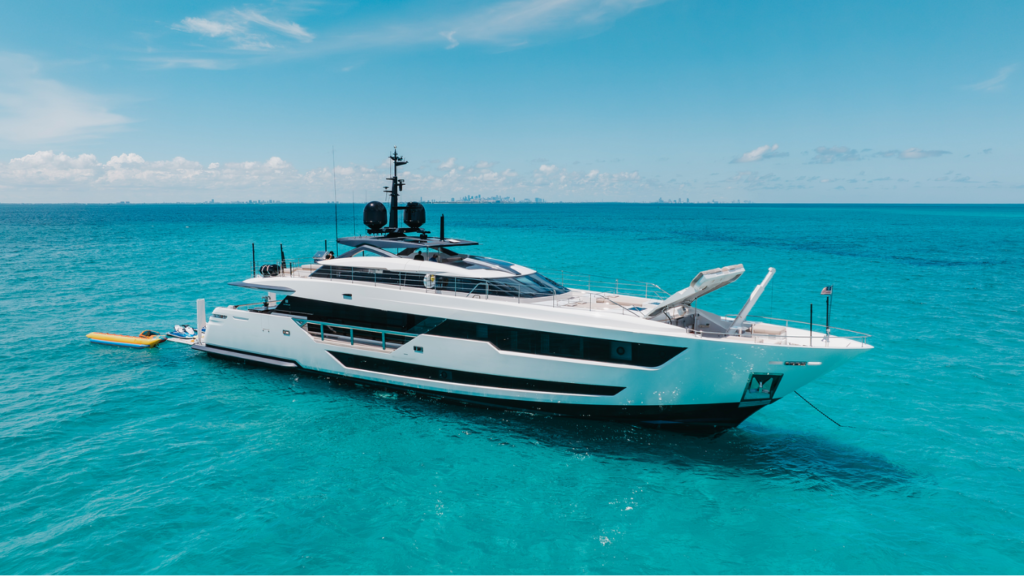 125' Customline yacht charters miami